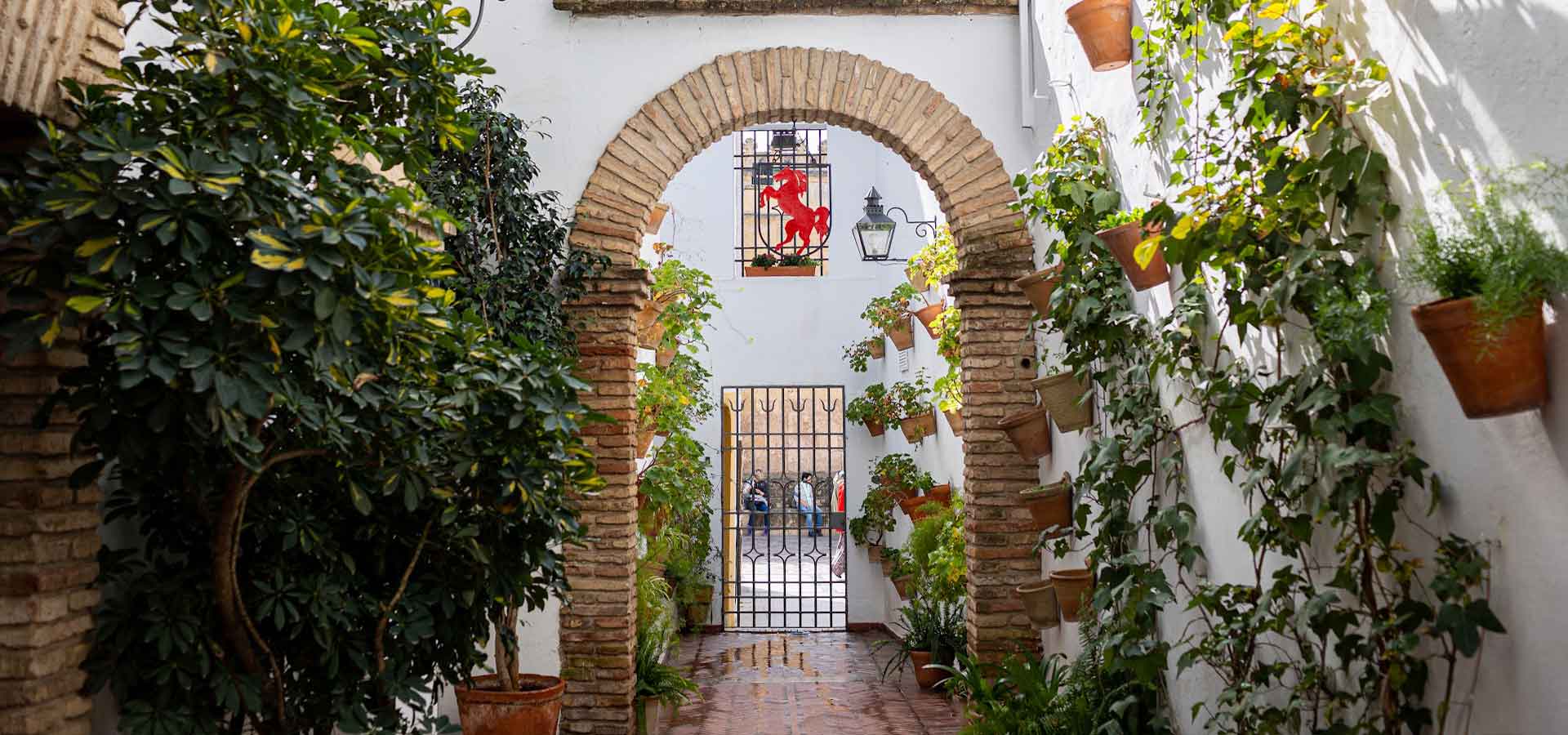 Patio de El Caballo Rojo